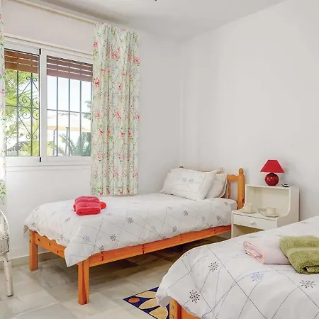 Private Heated Pool, Jacuzzi & 1225m2 Garden In Cipreses فريجيليانا